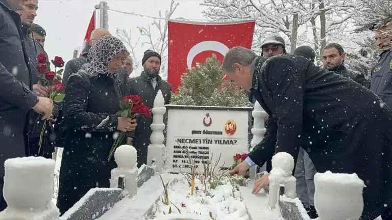 Şehit Öğretmen Anıldı