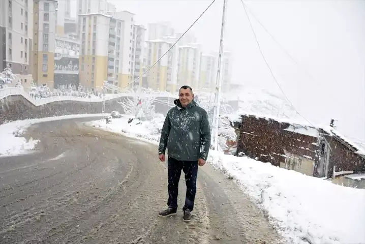 Şehirde Yoğun Kar Yağışı: Temizlik Çalışmaları Sürüyor