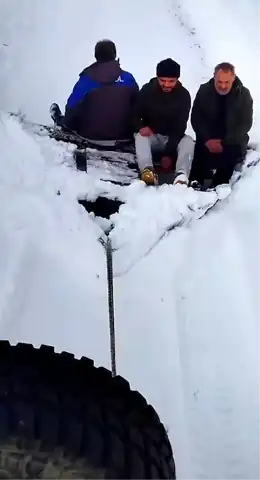 Gümüşhane Köylülerinden Karda Eğlenceli Yol Açma Metodu!