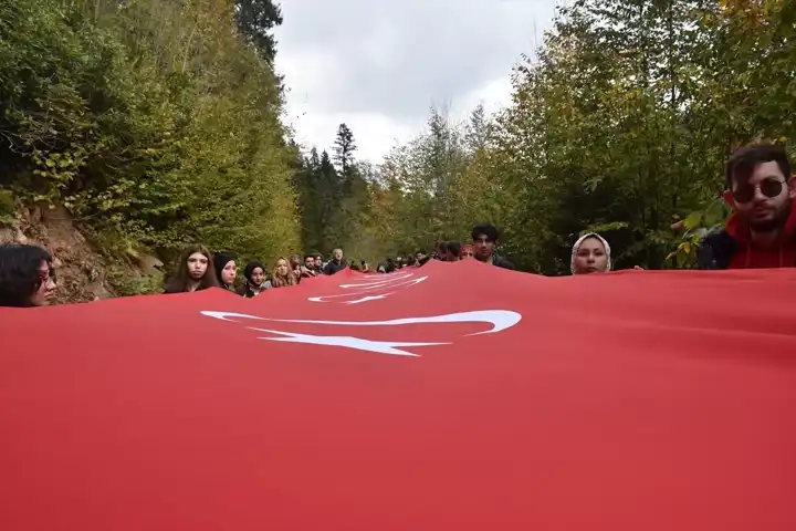 Doğa Dostları Örümcek Ormanlarını Temizledi